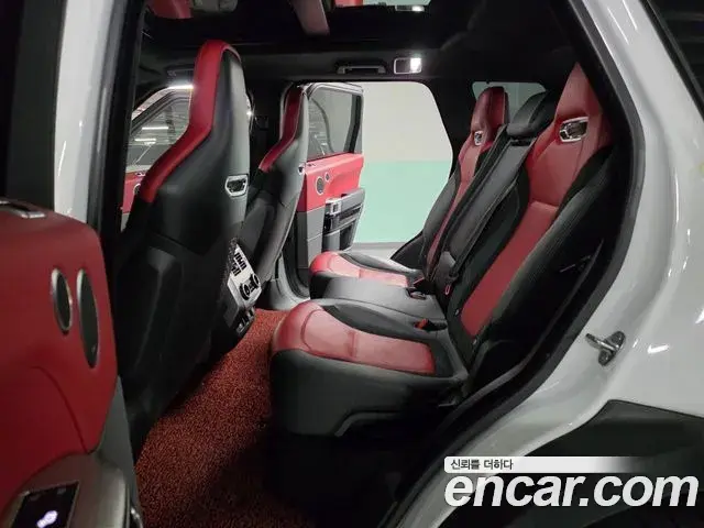 Land Rover Range Rover Sport 2018 — ფოტო 13/19