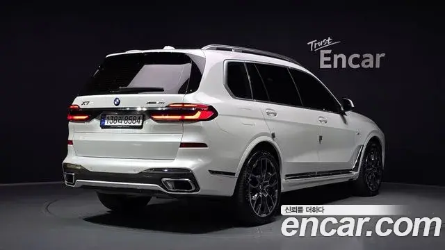 BMW X7 2024 — Фото 2/20
