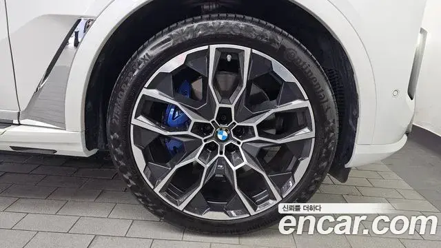 BMW X7 2024 — Şəkil 34/36