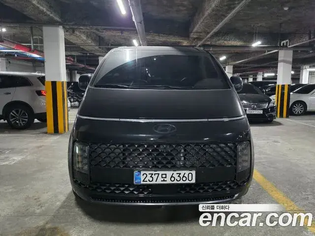 Hyundai Staria 2025 — Şəkil 8/9