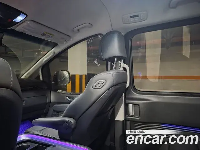 Hyundai Staria 2025 — Şəkil 6/9