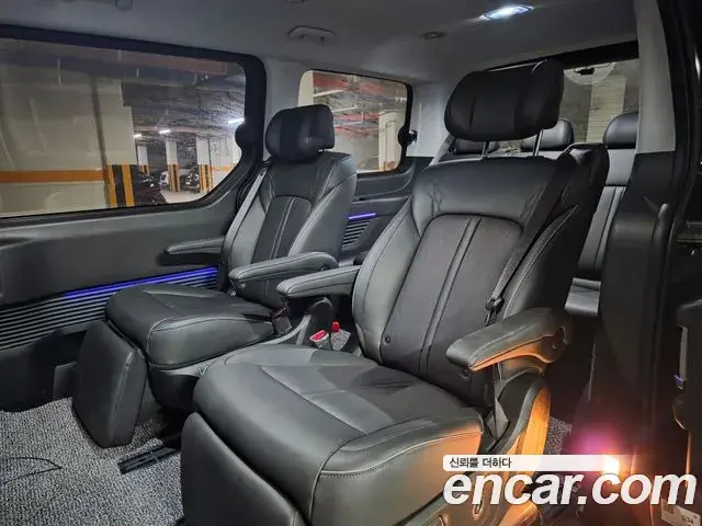 Hyundai Staria 2025 — Şəkil 9/9