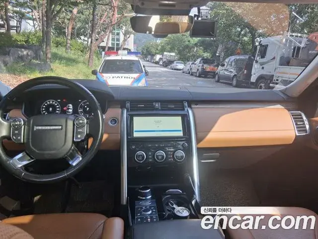 Land Rover Discovery 5 2018 — Photo 20/20
