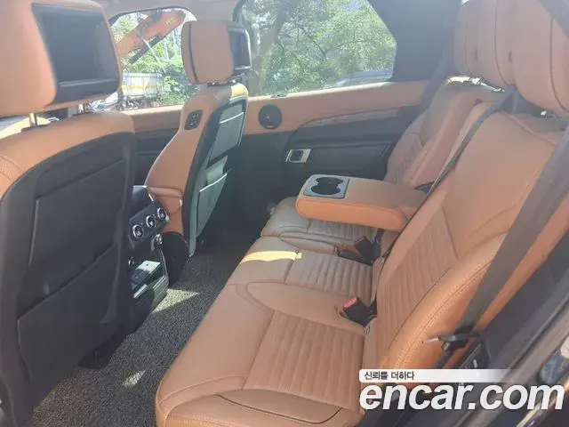 Land Rover Discovery 5 2018 — Photo 13/20