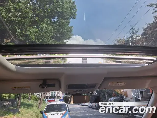 Land Rover Discovery 5 2018 — Photo 6/20