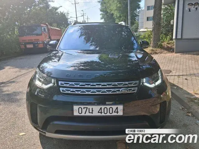 Land Rover Discovery 5 2018 — Photo 3/20