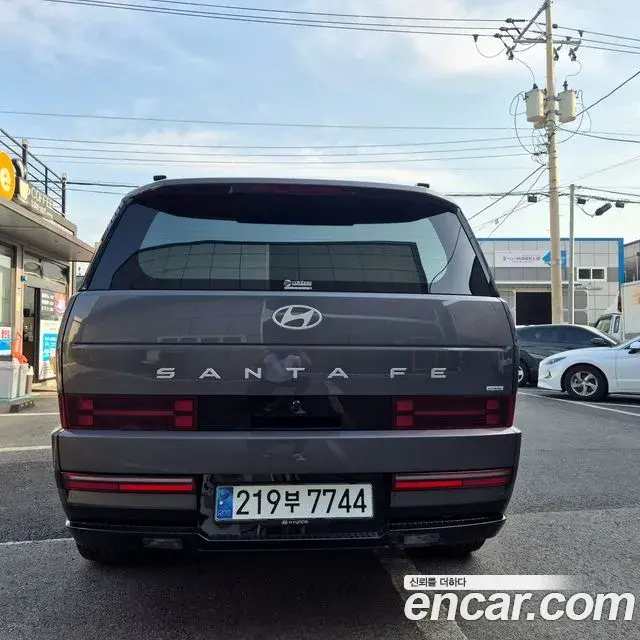 Hyundai Santa Fe 2023 — Фото 4/10