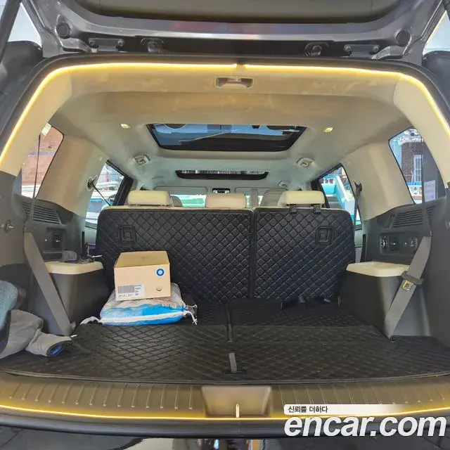 Hyundai Santa Fe 2023 — Фото 9/10
