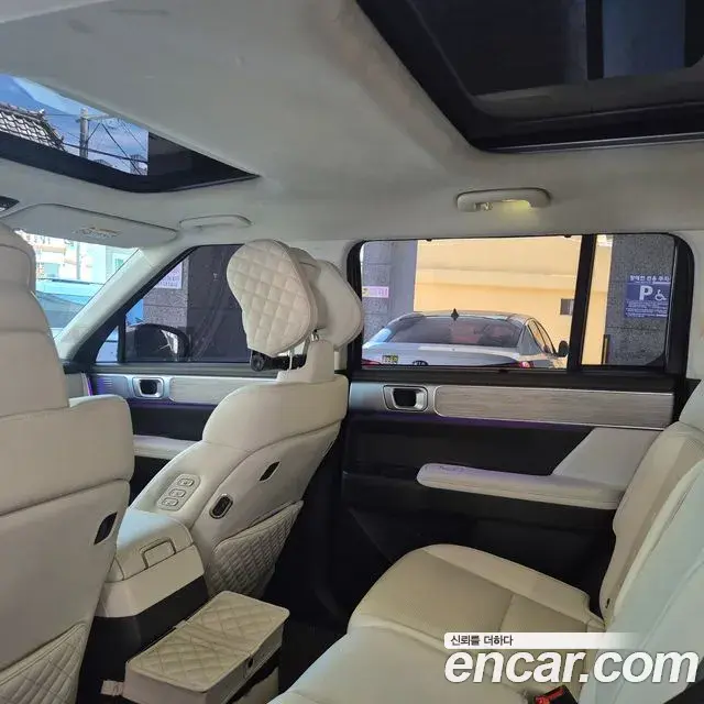Hyundai Santa Fe 2023 — Фото 10/10