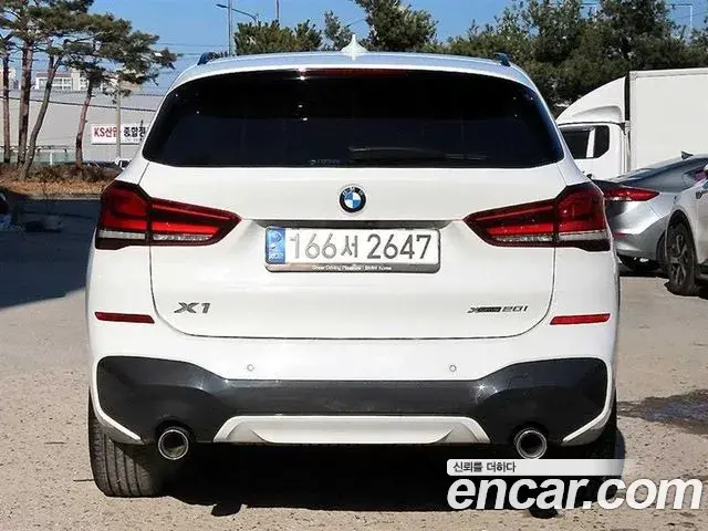BMW X1 2021 — Фото 4/20