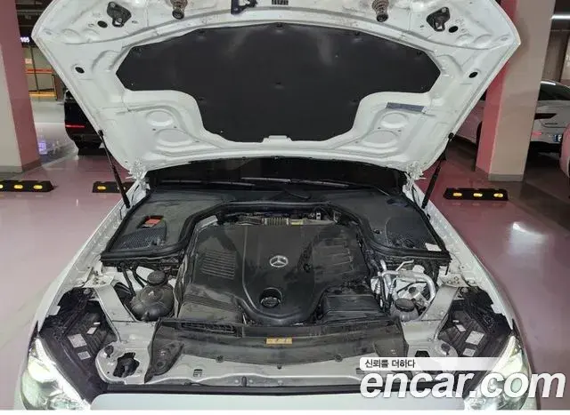 Mercedes-Benz E-Class 2023 — Фото 5/14