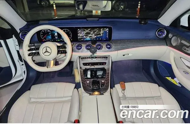 Mercedes-Benz E-Class 2023 — Фото 6/14