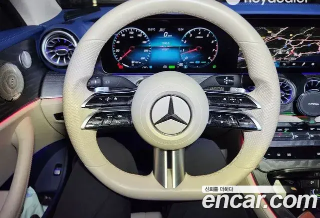 Mercedes-Benz E-Class 2023 — Фото 8/14