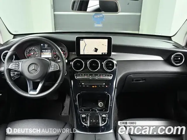 Mercedes-Benz GLC-Class 2018 — Photo 15/20