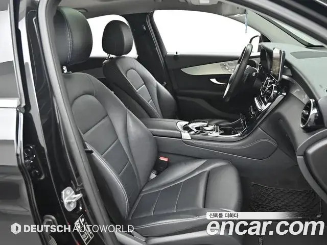 Mercedes-Benz GLC-Class 2018 — Photo 6/20