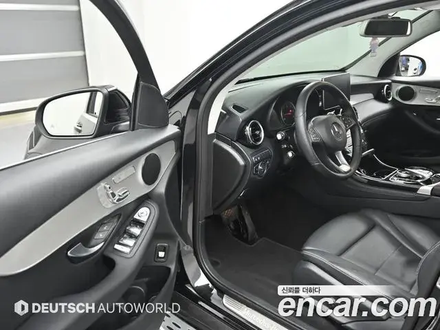 Mercedes-Benz GLC-Class 2018 — Photo 19/20