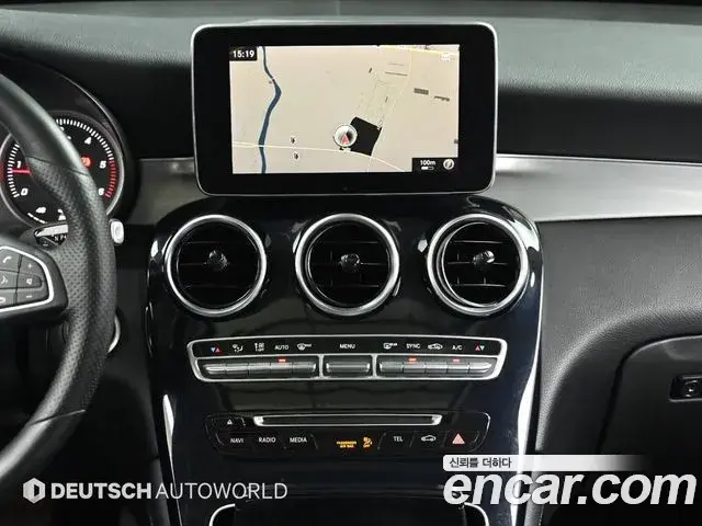 Mercedes-Benz GLC-Class 2018 — Photo 13/20