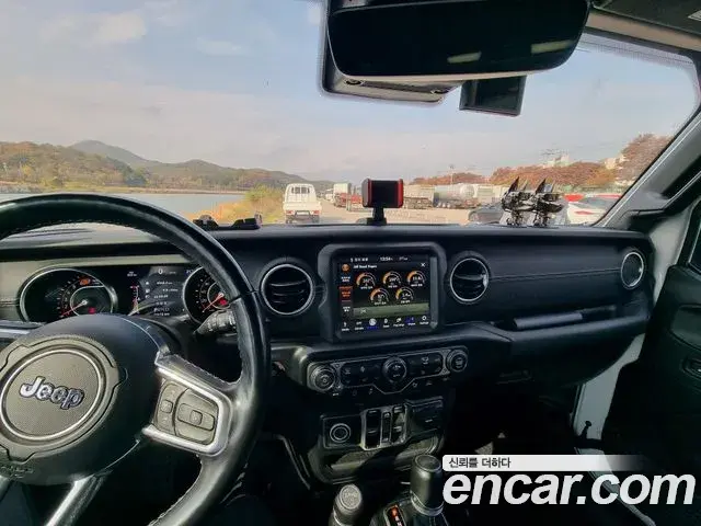 Jeep Wrangler 2021 — Şəkil 5/7