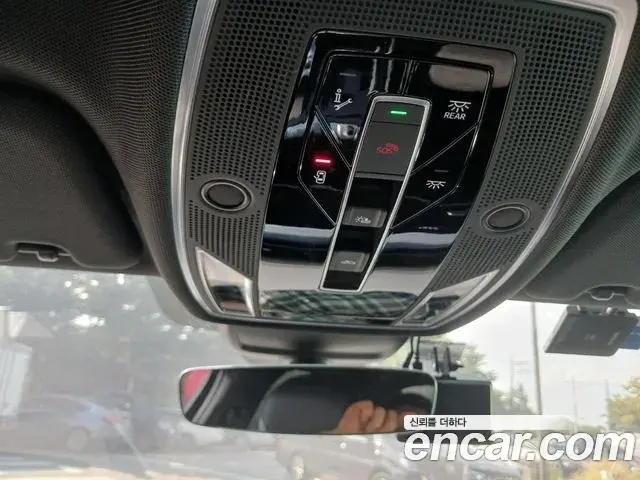 Audi A8 2023 — Şəkil 10/20