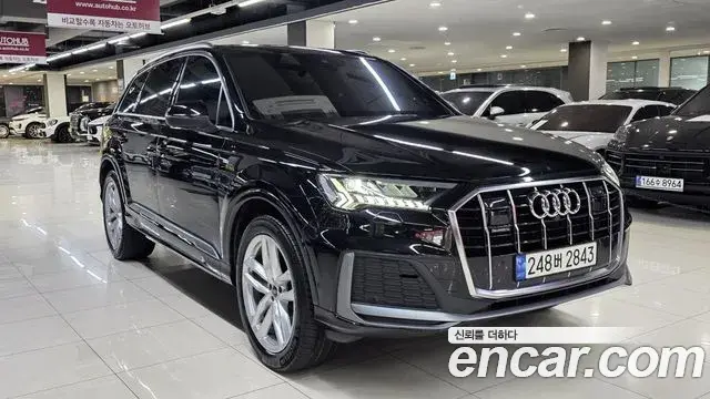Audi Q7 2023 — Фото 3/19