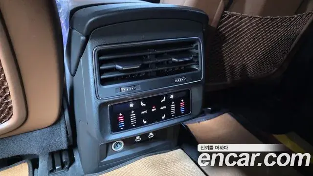 Audi Q7 2023 — Фото 17/19