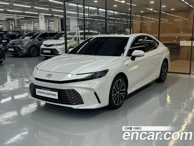 Toyota Camry 2025 — Şəkil 8/19