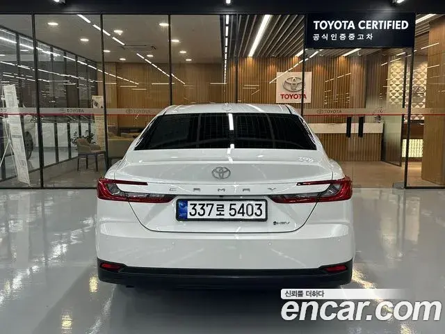 Toyota Camry 2025 — Şəkil 18/19