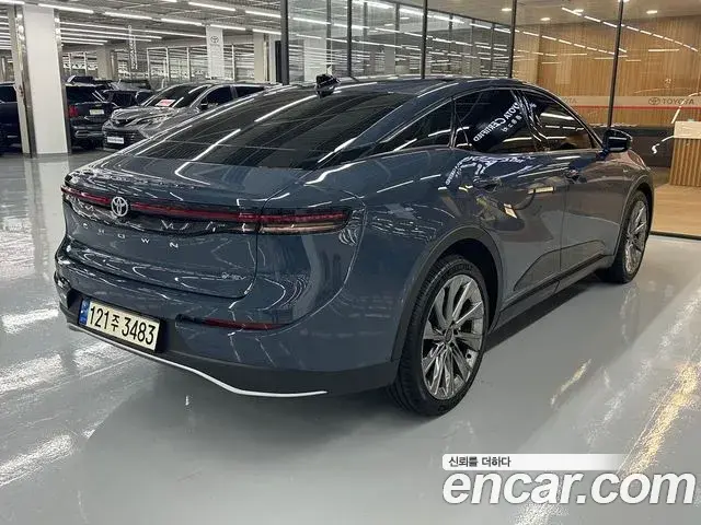 Toyota Crown Crossover 2024 — Photo 11/20