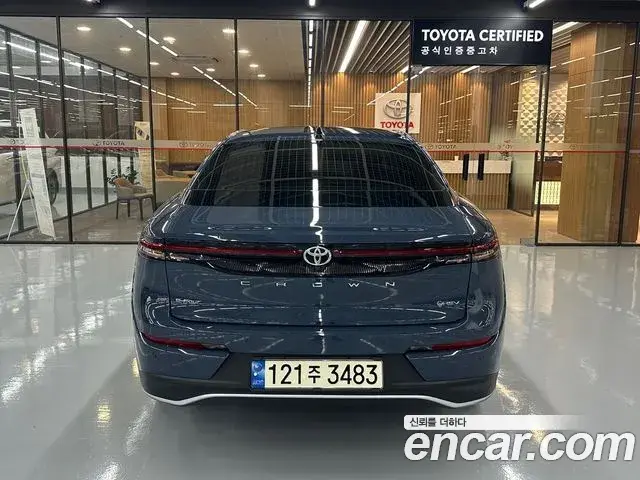 Toyota Crown Crossover 2024 — Photo 3/20