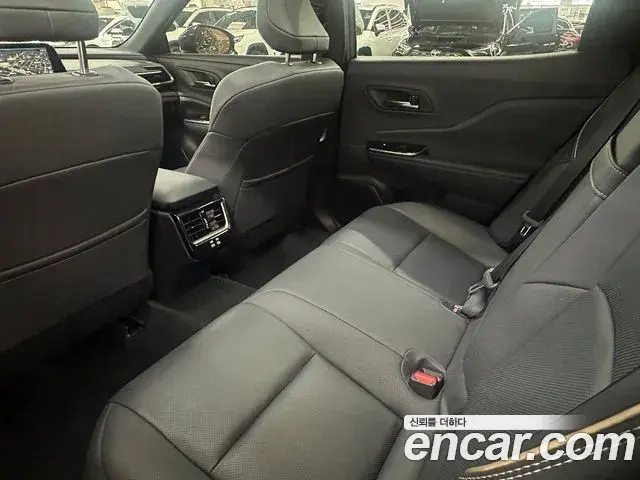 Toyota Crown Crossover 2024 — Photo 2/20