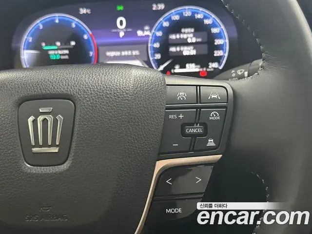 Toyota Crown Crossover 2024 — Photo 14/20