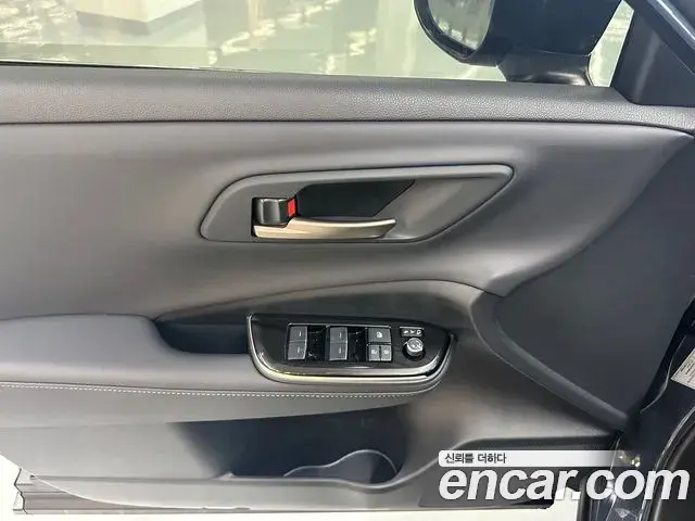 Toyota Crown Crossover 2024 — Photo 18/20