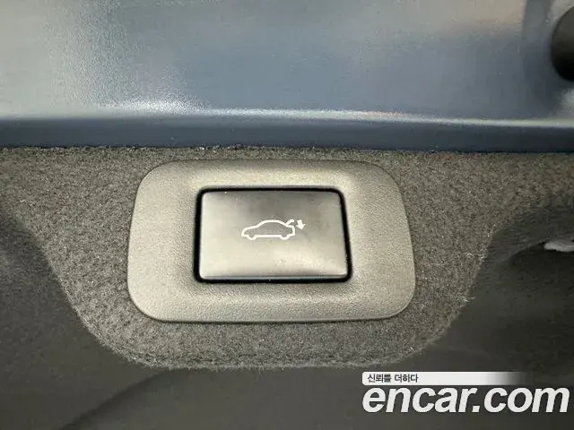 Toyota Crown Crossover 2024 — Photo 15/20