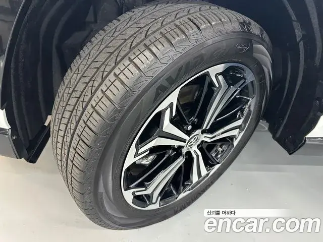 Toyota RAV4 2025 — Photo 11/19