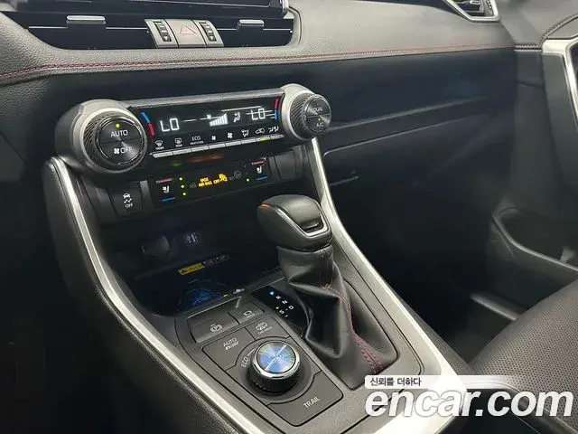 Toyota RAV4 2025 — Photo 6/19