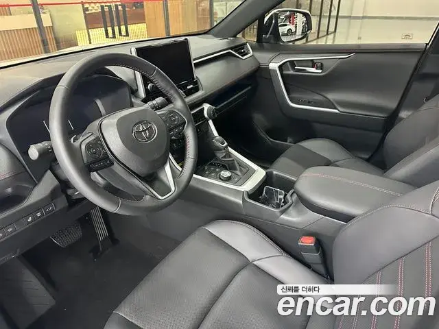 Toyota RAV4 2025 — Photo 13/19