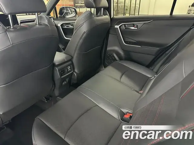 Toyota RAV4 2025 — Photo 1/19