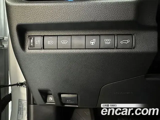 Toyota RAV4 2025 — Photo 7/19