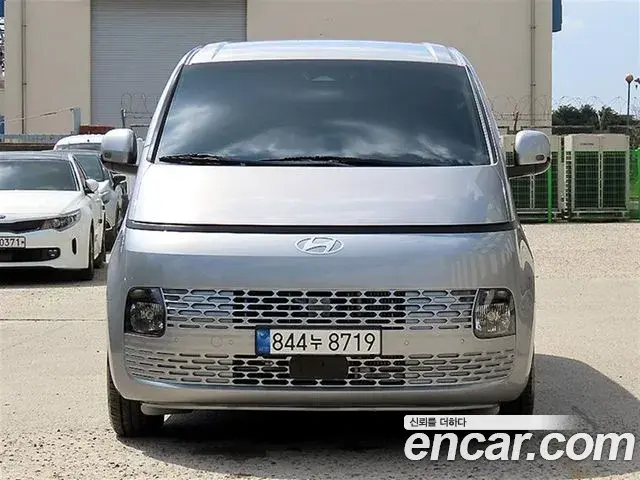 Hyundai Staria 2024 — Фото 10/20
