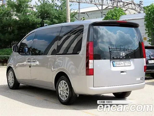 Hyundai Staria 2024 — Фото 2/20