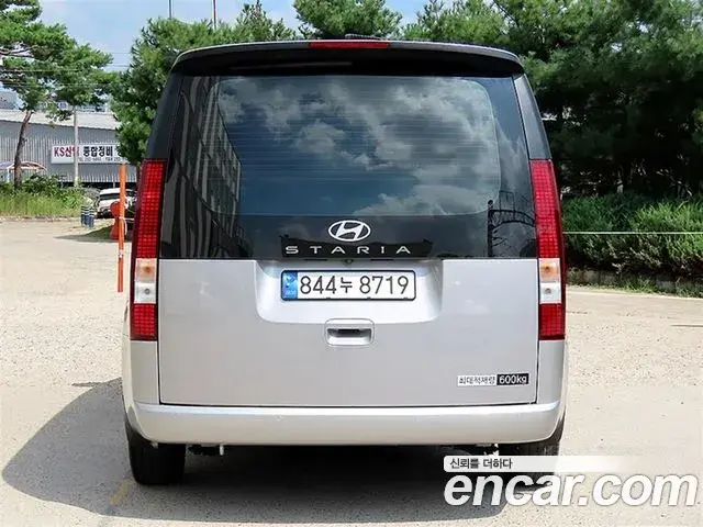 Hyundai Staria 2024 — Фото 3/20