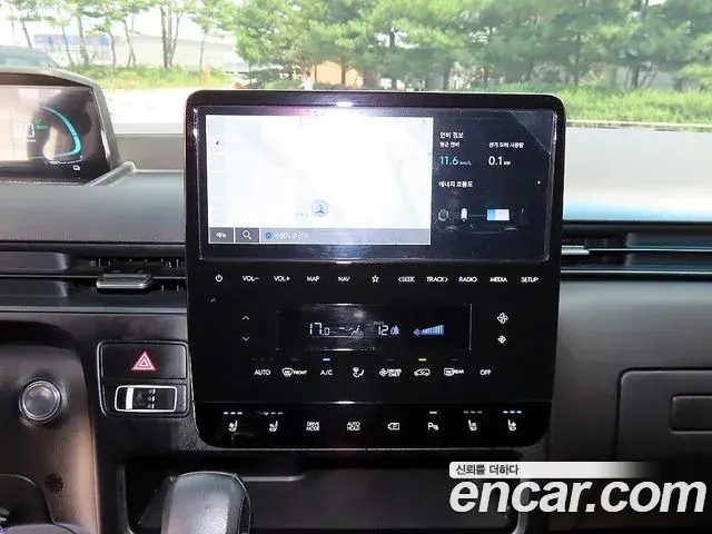 Hyundai Staria 2024 — Фото 13/20
