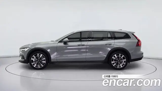Volvo V60 Cross Country 2024 — Photo 10/20