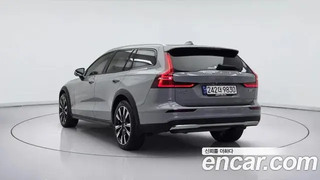 Volvo V60 Cross Country 2024 — Photo 20/20