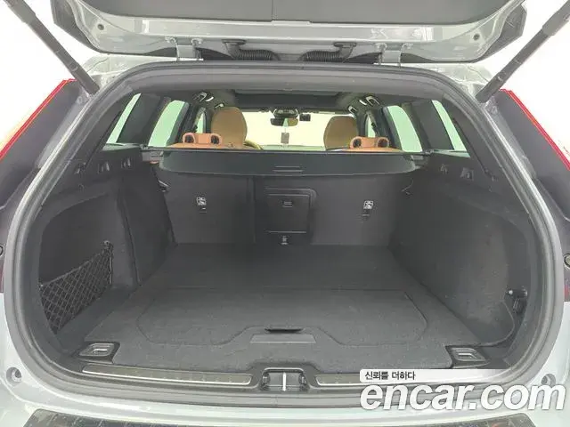 Volvo V60 Cross Country 2024 — Photo 12/20