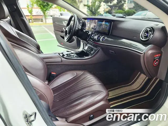 Mercedes-Benz CLS-Class 2019 — Photo 10/20