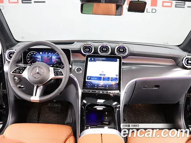 Mercedes-Benz GLC-Class 2025 — Photo 12/20