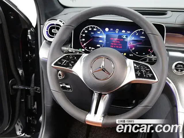 Mercedes-Benz GLC-Class 2025 — Photo 17/20