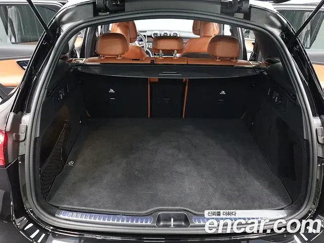 Mercedes-Benz GLC-Class 2025 — Photo 11/20
