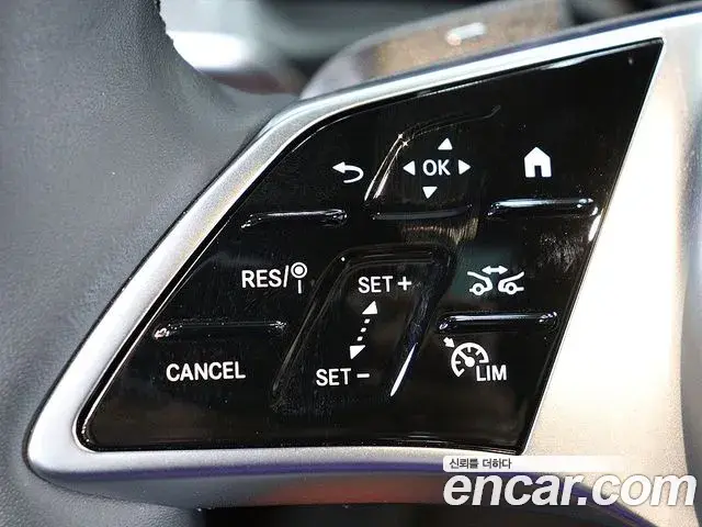 Mercedes-Benz GLC-Class 2025 — Photo 9/20